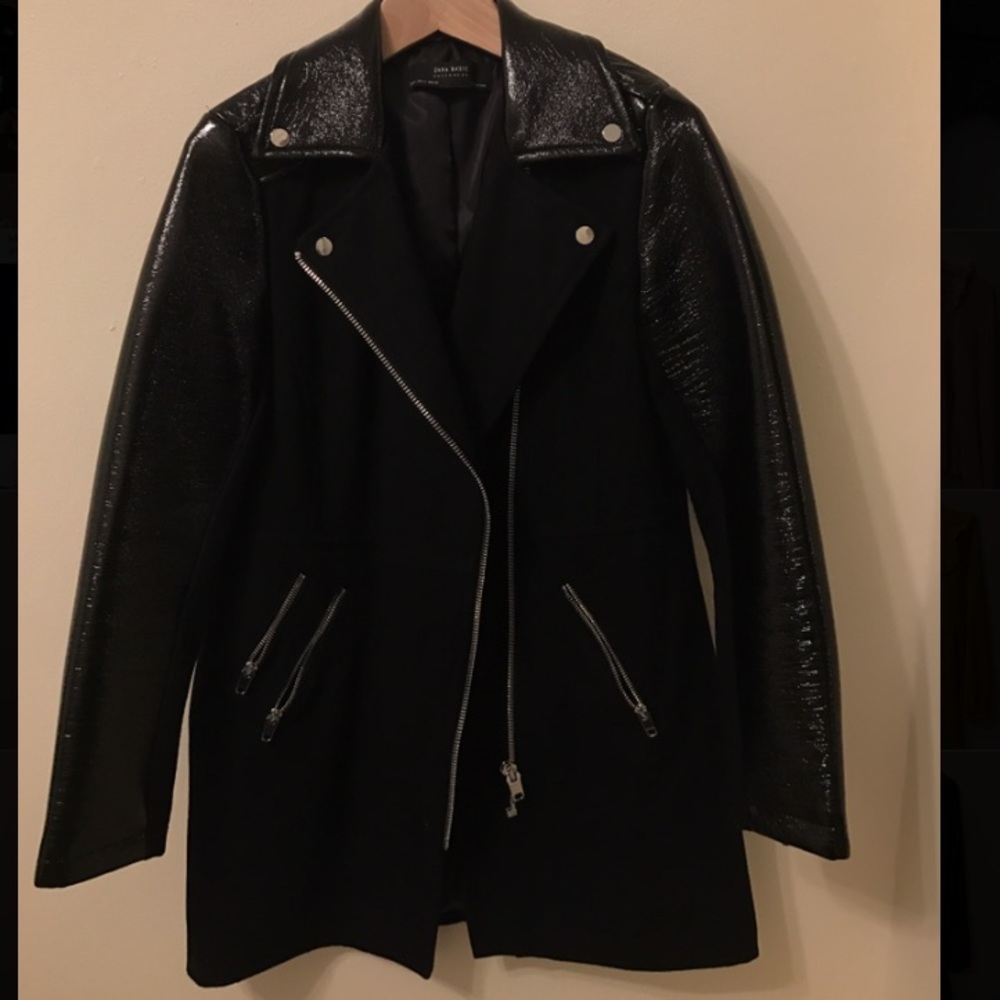 Zara coat XS black with patent